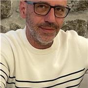 Professeur des écoles en disponibilité.
Niveau primaire ou 6eme.